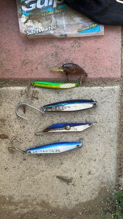 Lot of 5 Fishing Lures