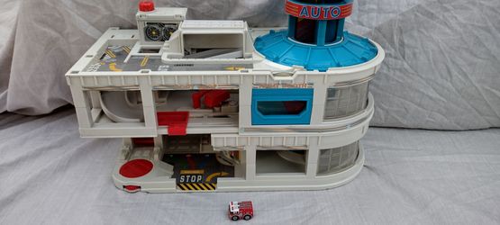 1995 MICRO MACHINES GAS STATION
