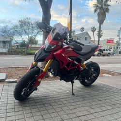 Ducati Hypermotard 