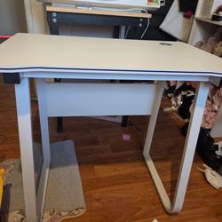 Small Desk!