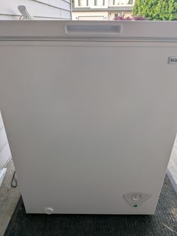 Chest freezer