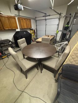 Round Dining Table with 4 Upholstered Chairs