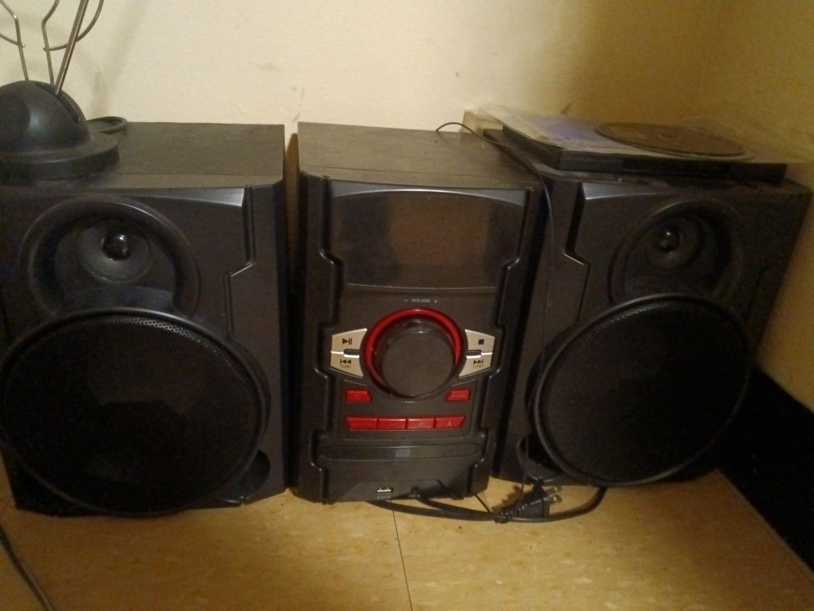Sony With Bluetooth Speaker And It Changed Colors With The Radio Is On It Change Different Colors Is Brand New And It Works Fine You Can Check It Out