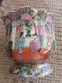VINTAGE CHINESE ROSE FAMILY VASE