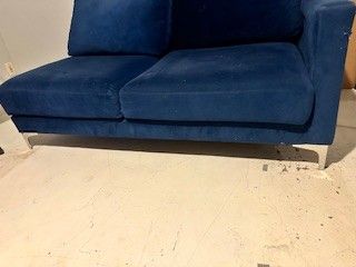 Studio Stye Velvet Blue Bedroom set