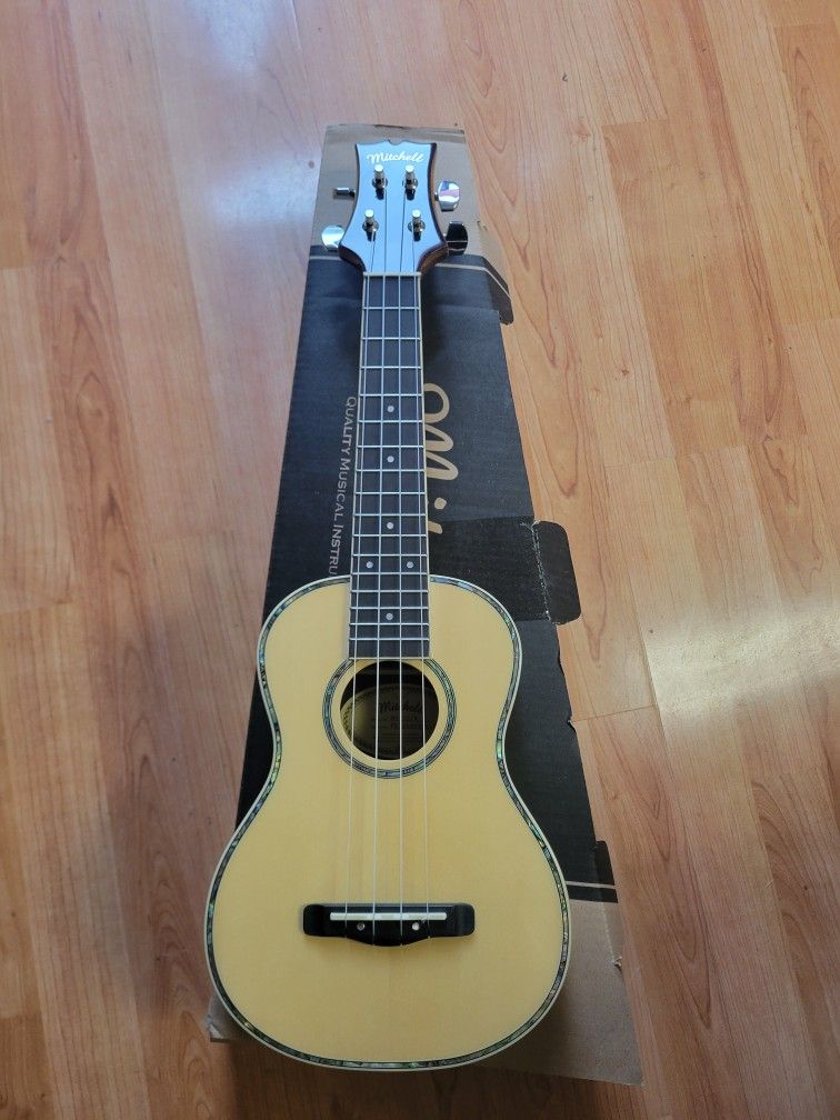 Mitchell Ukulele 