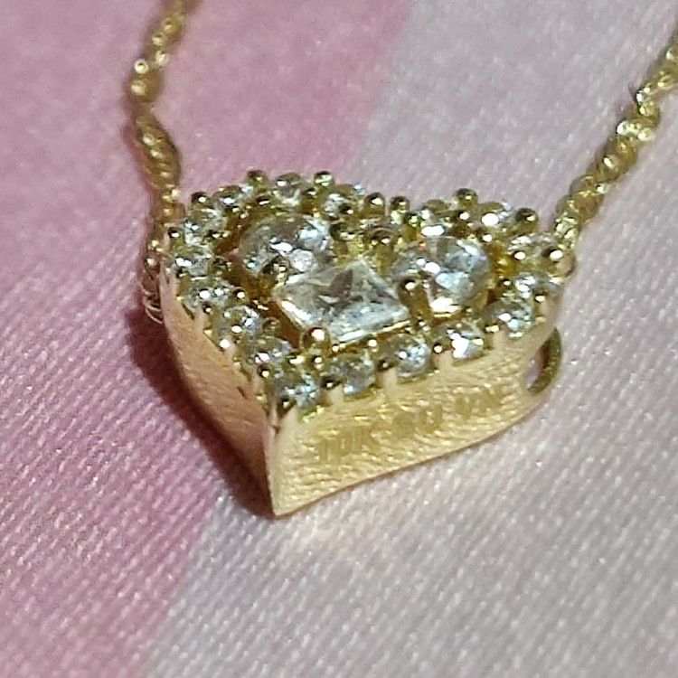 10k Gold Heart Necklace