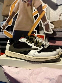 Travis Scott 1 Low ‘Reverse Olive’