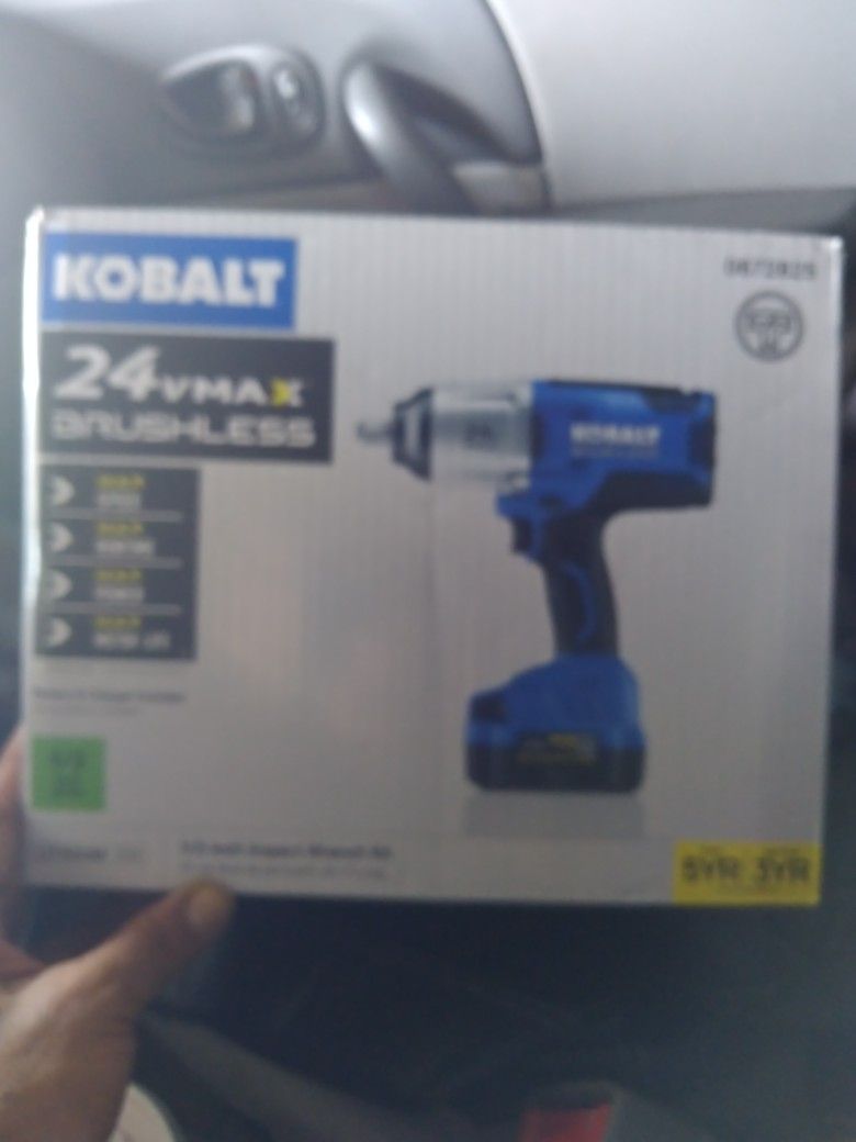 Kobalt 24 MAX Brushless 1/2 Inch Impact Wrench Kit