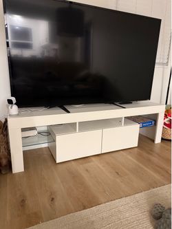 White TV Console/ entertainment center