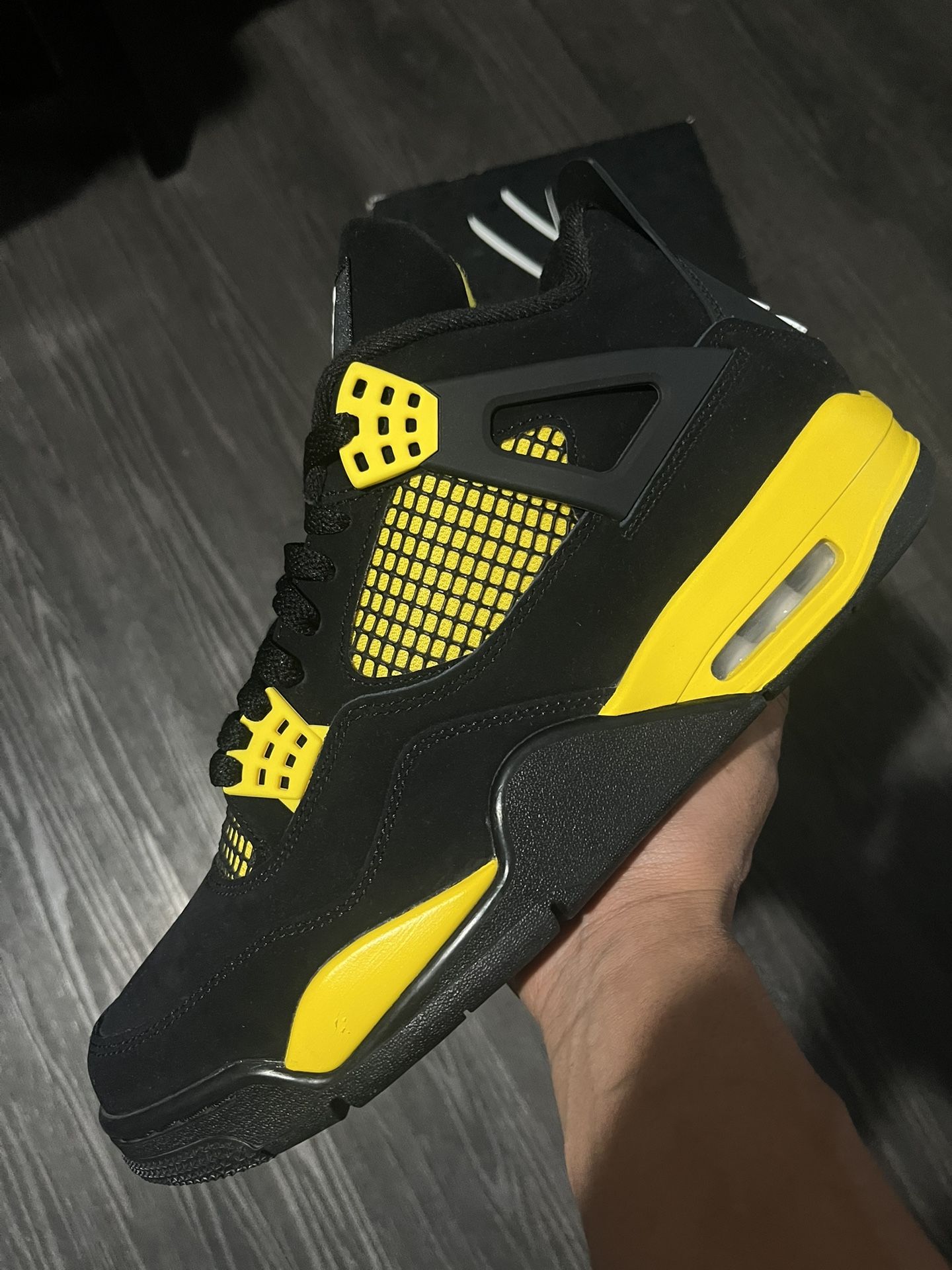 Jordan 4 yellow thunder size 11
