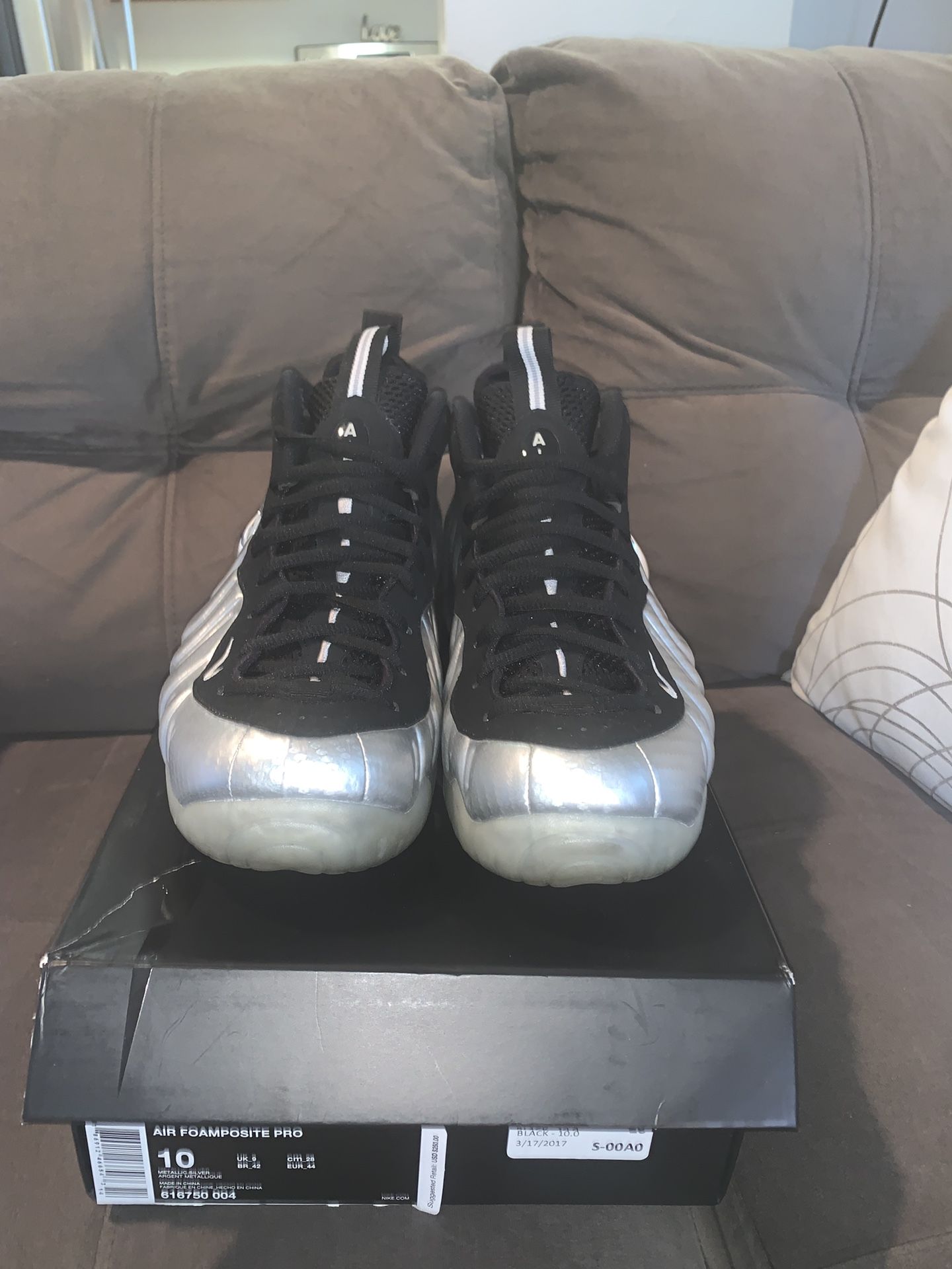 Nike Silver foamposite pro men size 10