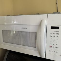 Almost New Microwave