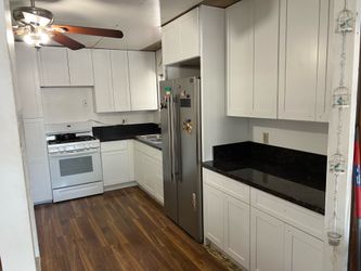 Kitchen Cabinets & Countertops