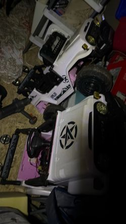 2 TOYOTA POWER WHEELS