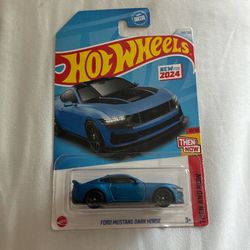 Mustang Dark Horse Hot Wheels