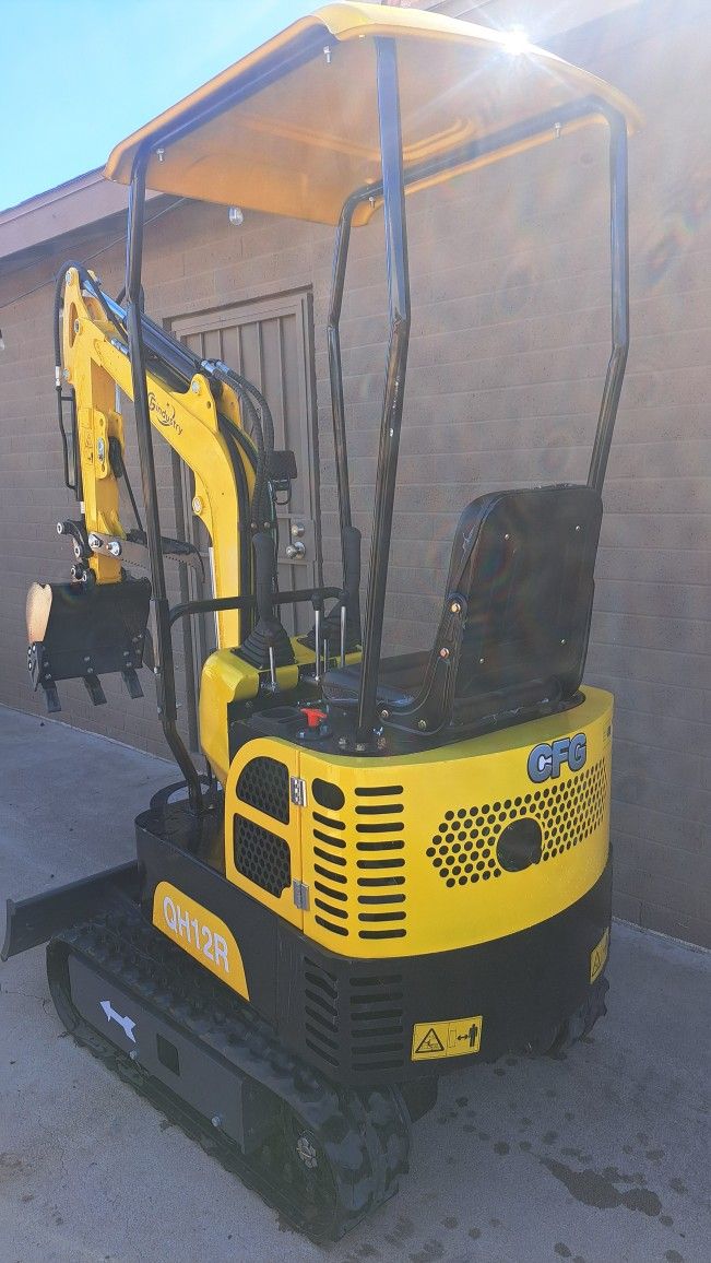 2025 Excavator QH12R