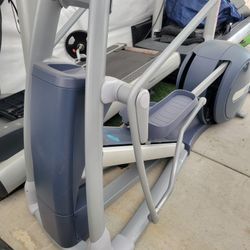 ELLIPTICAL PRECOR MODEL 835E 