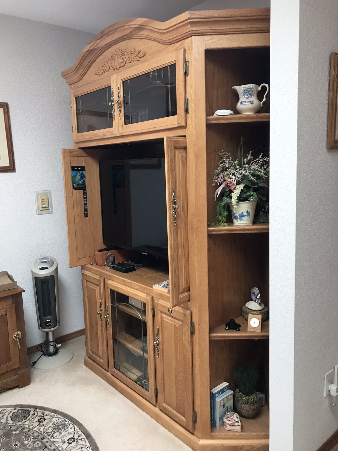 Solid Oak Entertainment Center w/ Lighted for Sale in Lacey