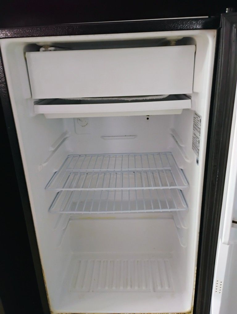 Refrigerator And Microwave