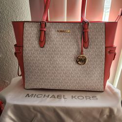 Michael kors tote