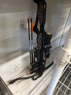 Barnett cross bow with bolts