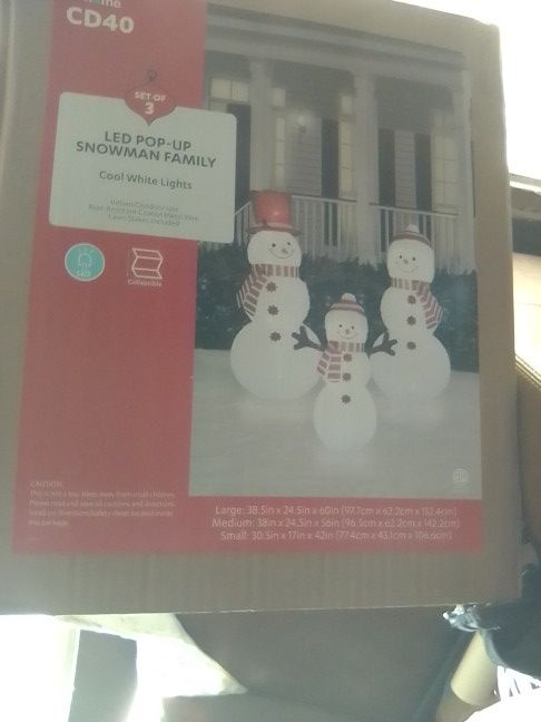 Led 3 PC.Snowman Light Up Family For Indoor Or Outdoor$150 OBO