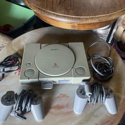 PS1 with controllers (read description )