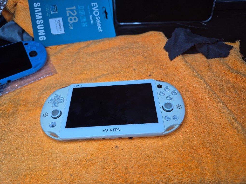 Ps Vita 2000