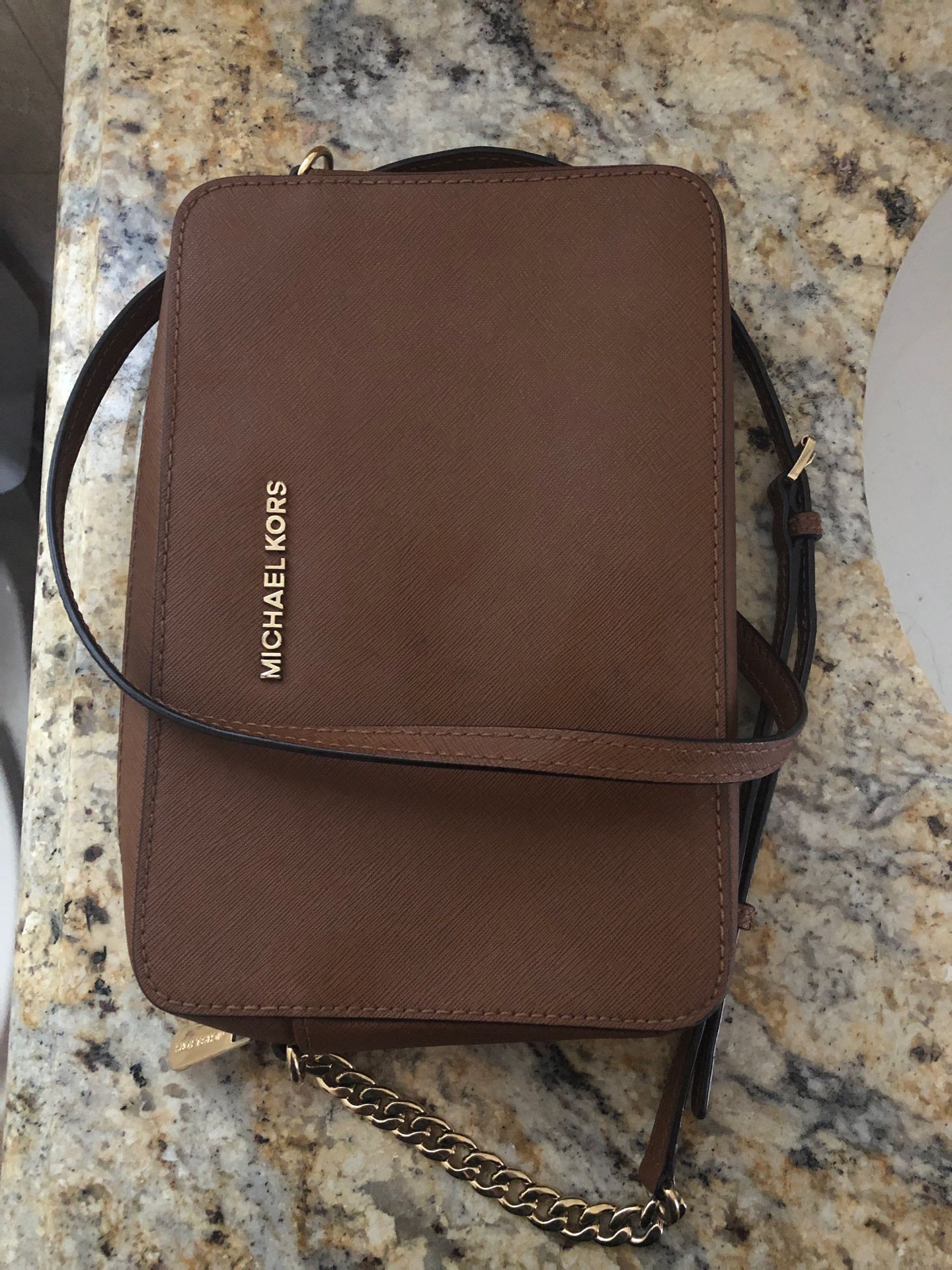 brown Michael kors crossbody bag