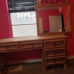Vanity/Desk With Mirror!