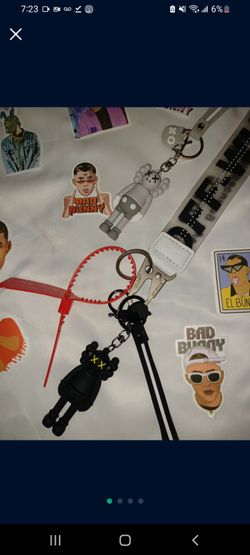 Off-white Keychain/clasp (READ DESCRIPTION)