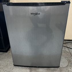 Whirlpool Mini Fridge 