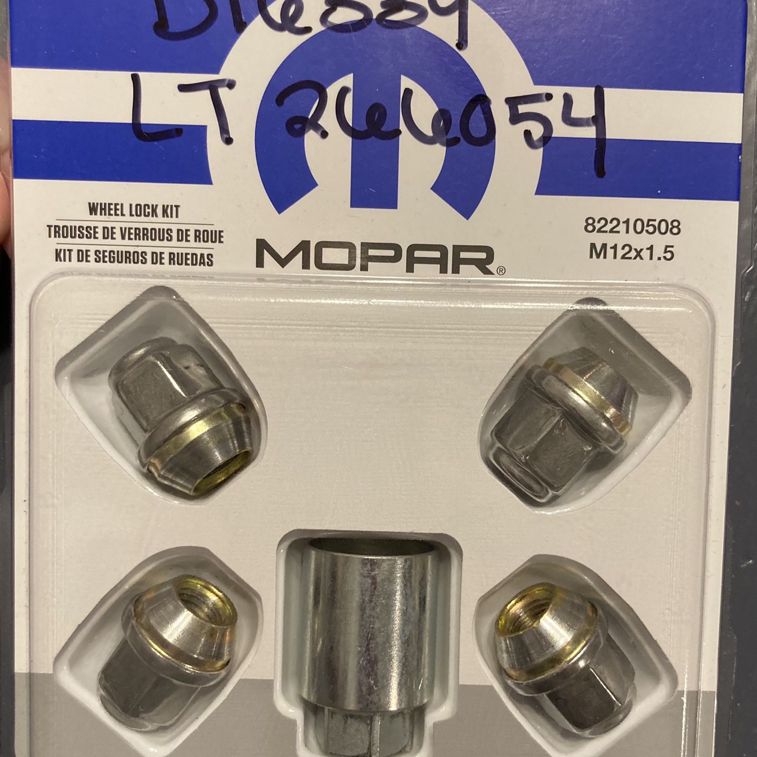 New DODGE Part #82210508 M12x1.5 Set Of 4 Wheel Locks / Locking Lug Nuts With Key - Mopar Official Factory Part!!