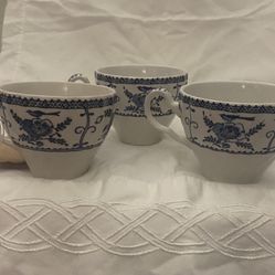 💙🤍 3 Vintage Johnson Brothers Indies  Cups Teacups Made in England Blue and White Floral Iron