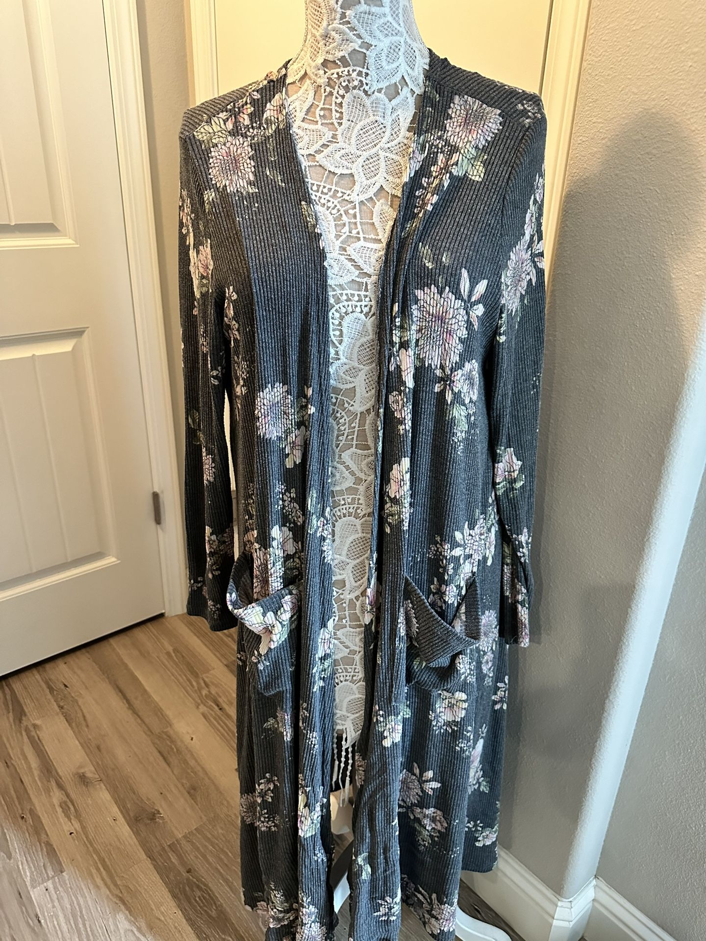Lularoe Sarah Long Cardigan! (Size L)