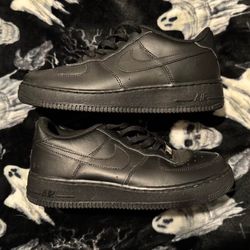 Nike Air Force Ones Black