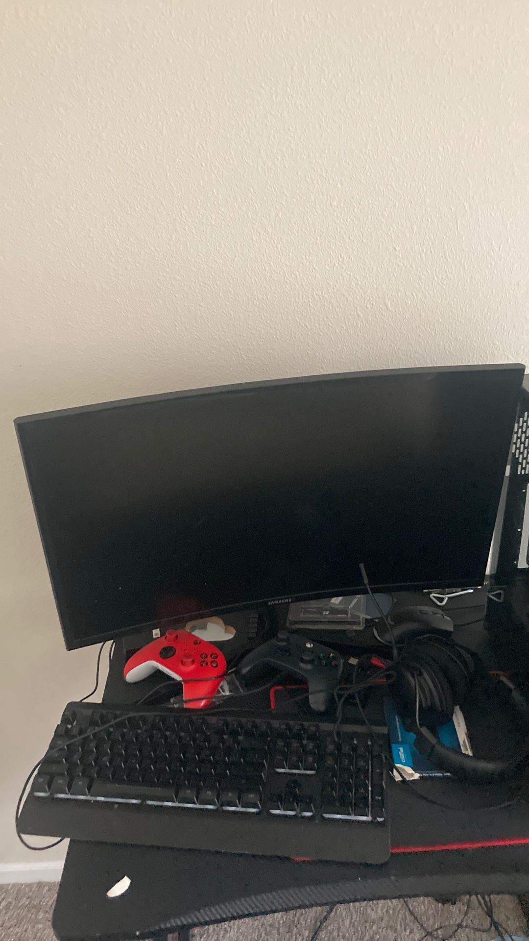27’ 72Hz Samsung 1920x1080 Curved Monitor