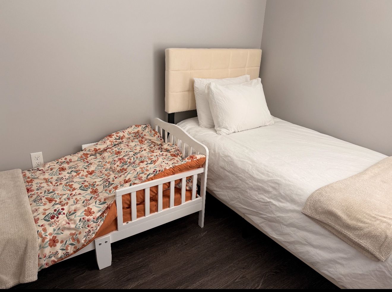 Toddler Bed & Mattress - like NEW