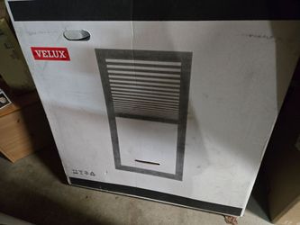 Velux VCS(contact info removed)4S Venting Skylight with shade and remote