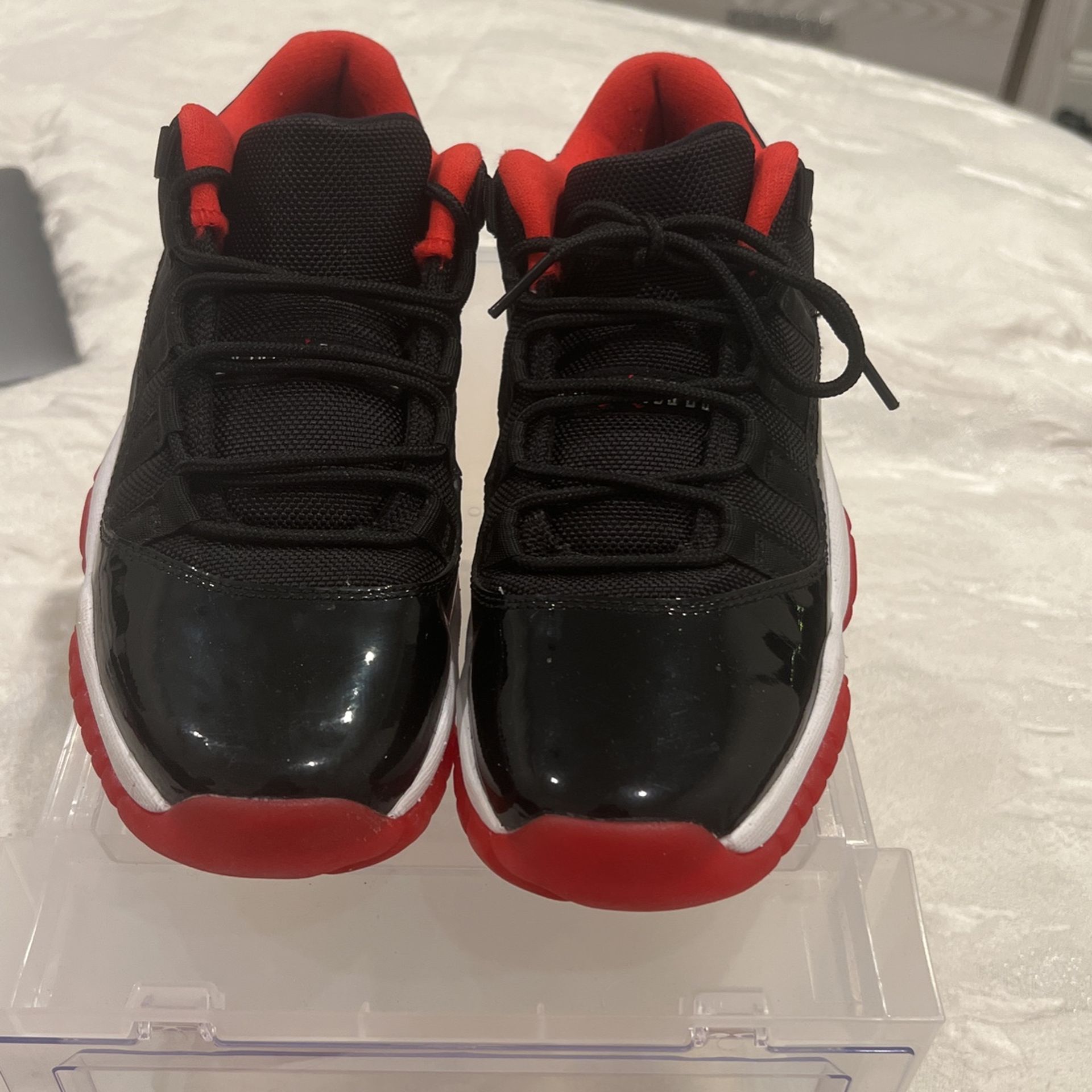 Jordan 11 Low ‘Bred’