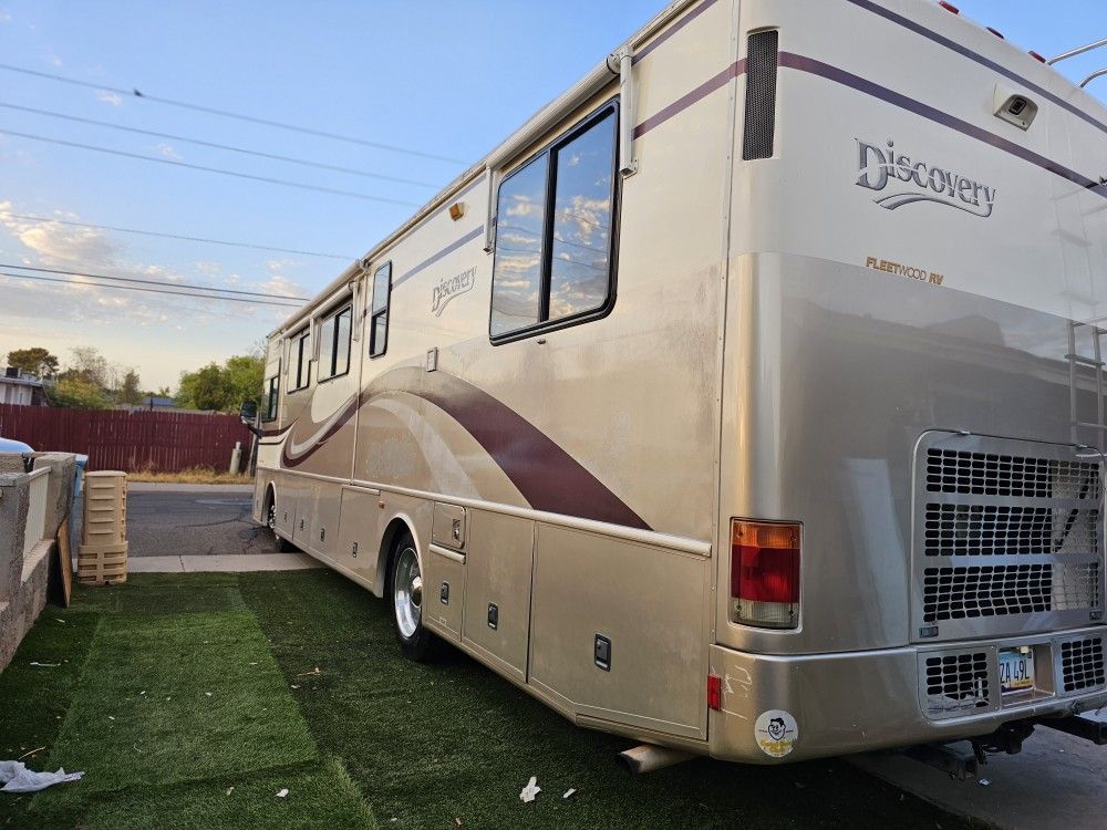 2000 Fleetwood Discovery for Sale in Phoenix, AZ OfferUp