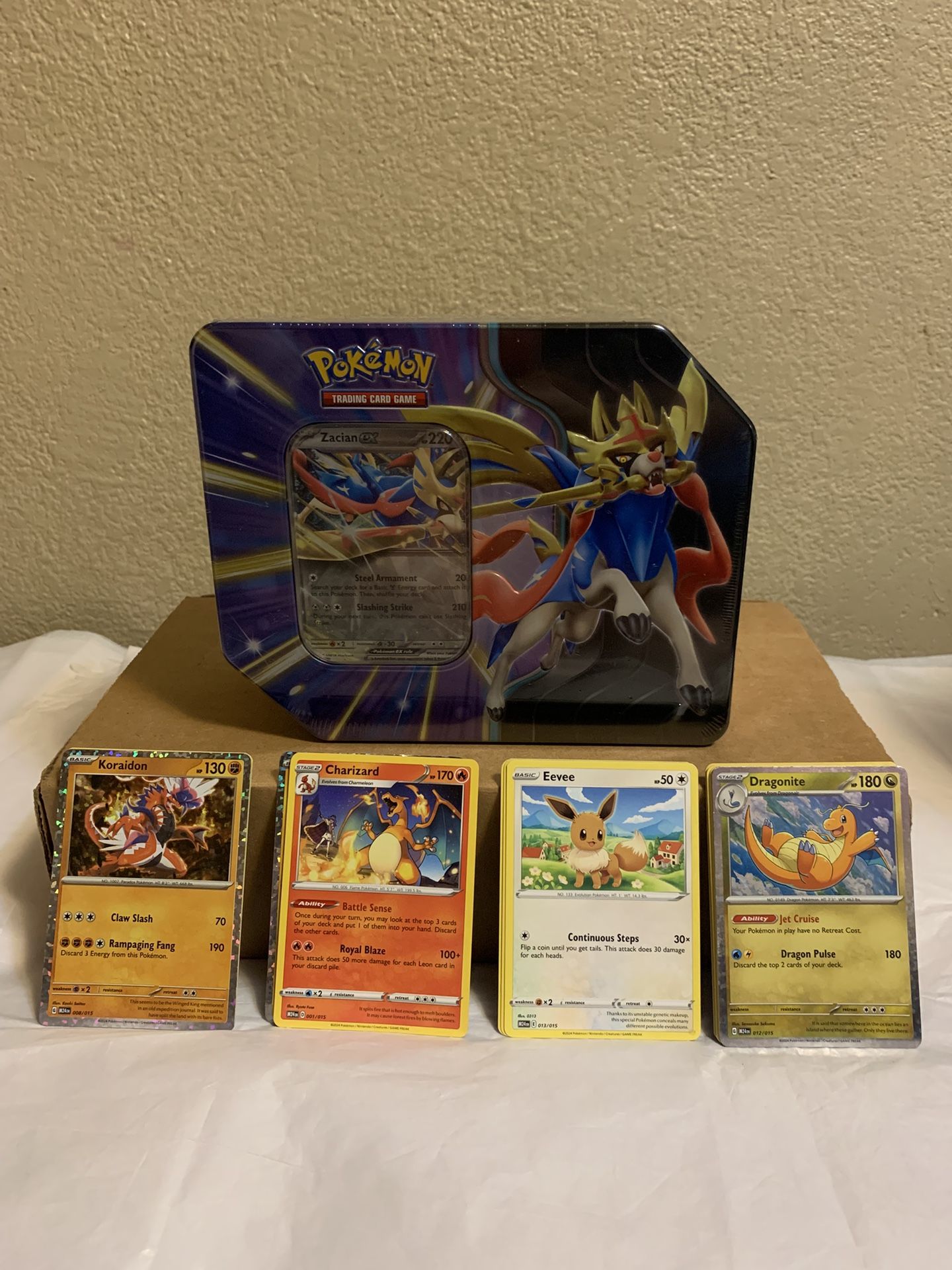 Pokémon TCG Zacian Slashing Legends Tin