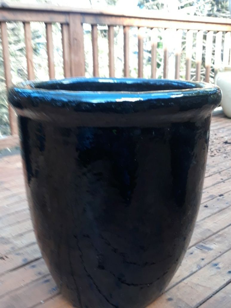 Large black Ceramic Pot.