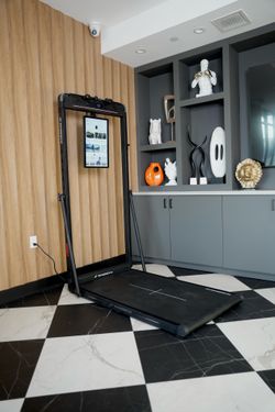 SMART HOME GYM MACHINE (NEW)!