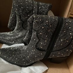Black Boots With Gems 