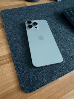 iPhone 15 pro max unlocked