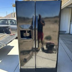 FRIGIDAIRE Refrigerator 