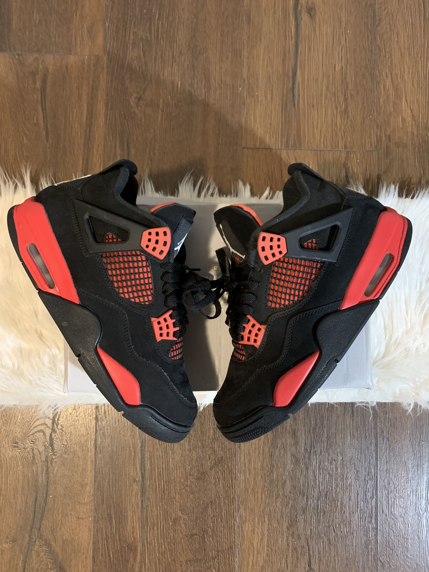 Jordan 4 Red Thunder