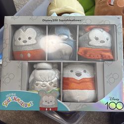 Disney100 squishmellow box